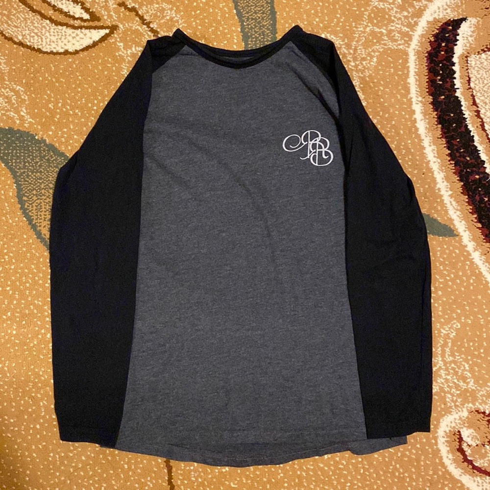 Grey/black long sleeve t-shirt